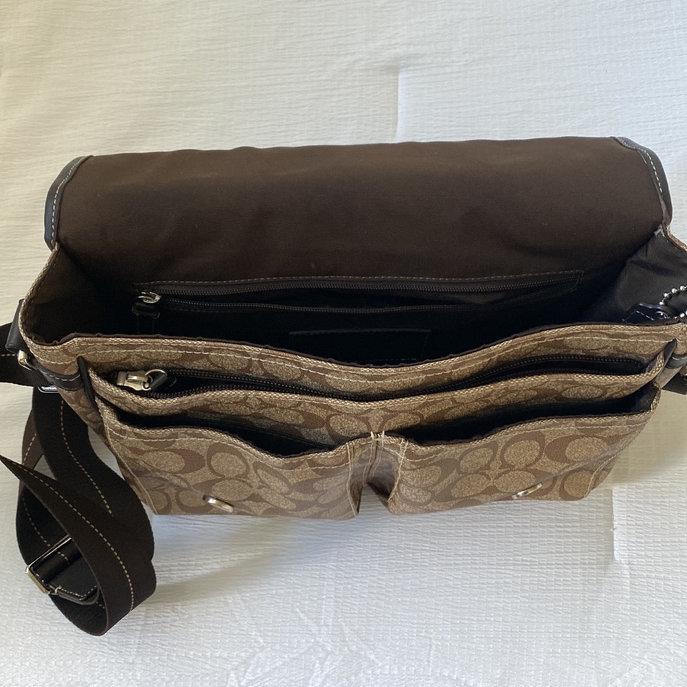 Coach - Picture 5 of 5